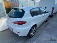 Usata Alfa Romeo 147 104 CV (76 kW) 2009 Bianco Utilitaria