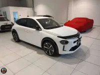 Nuova Lancia Ypsilon 110 CV (80 kW) 2026 Bianco quarzo tetto nero Utilitaria