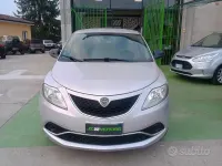 Usata Lancia Ypsilon 69 CV (50 kW) 2015 Grigio Utilitaria