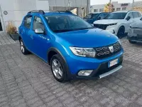 Usata Dacia Sandero Stepway 90 CV (66 kW) 2017 Blu Berlina