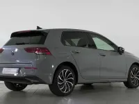 Usata VW Golf VIII Life 110 CV (80 kW) 2023 Grigio Utilitaria