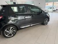 Usata Toyota Yaris Hybrid Edition 73 CV (53 kW) 2018 Nero Berlina