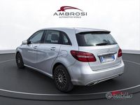 Usata Mercedes B180 109 CV (80 kW) 2017 Grigio Monovolume