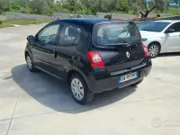 Usado Renault Twingo Dynamique 58 CV (42 kW) 2009 Negro Utilitario
