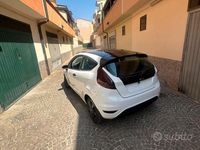 Usata Ford Fiesta 70 CV (51 kW) 2011 Bianco Berlina