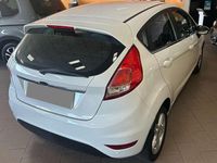 Usata Ford Fiesta Titanium 82 CV (60 kW) 2013 Bianco Berlina