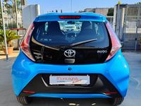 Usata Toyota Aygo Cool 69 CV (50 kW) 2017 Blu Utilitaria
