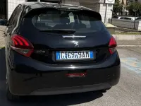 Usata Peugeot 208 Allure 102 CV (75 kW) 2019 Nero Utilitaria