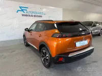 Używany Peugeot 2008 GT 110 KM (80 kW) 2022 Pomarańczowy SUV