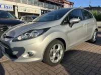 Usata Ford Fiesta Titanium 92 CV (67 kW) 2012 Argento Berlina