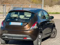 Usata Lancia Ypsilon Gold 69 CV (50 kW) 2013 Viola Utilitaria
