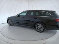 Usado Mercedes 300 Premium 194 CV (142 kW) 2024 Negro Familiar