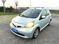 Usata Toyota Aygo Sol 68 CV (50 kW) 2006 Argento Utilitaria
