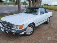 Usata Mercedes 560 245 CV (180 kW) 1987 Bianco Cabrio