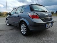 Usata Opel Astra Club 101 CV (74 kW) 2006 Berlina