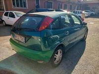 Usata Ford Focus Ghia 100 CV (73 kW) 2000 Verde Berlina