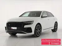 Usata Audi Q8 Sport 286 CV (210 kW) 2023 Bianco ghiaccio metallizzato SUV