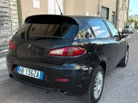 Usata Alfa Romeo 147 120 CV (88 kW) 2007 Nero Utilitaria