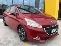 Usata Peugeot 208 Allure 92 CV (67 kW) 2014 Rosso Utilitaria