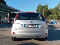 Usata Ford Fiesta 75 CV (55 kW) 2006 Utilitaria