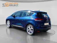 Usata Renault Scénic IV 140 CV (102 kW) 2020 Blu scuro/tetto n ero Monovolume