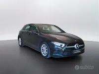 Usata Mercedes A180 Premium 116 CV (85 kW) 2023 Nero cosmo metallizzato Berlina