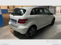 Usata Mercedes B180 Executive 116 CV (85 kW) 2011 Bianco Utilitaria