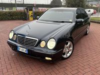 Usata Mercedes E220 Avantgarde 105 CV (77 kW) 1998 Berlina