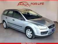 Begagnad Ford Focus 91 HK (66 kW) 2005 Grå Kombi