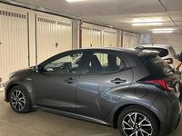 Usata Toyota Yaris Hybrid Trend 92 CV (67 kW) 2021 Grigio Utilitaria