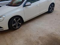 Usata Volvo V60 R-Design 115 CV (84 kW) 2012 Bianco Station wagon