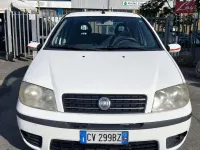 Usata Fiat Punto Dynamic 69 CV (50 kW) 2005 Bianco Utilitaria