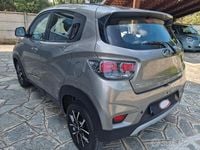 Usata Mahindra KUV100 87 CV (63 kW) 2020 Grigio SUV