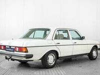 Usata Mercedes 300 88 CV (64 kW) 1980 Bianco Berlina