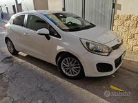 Usata Kia Rio 90 CV (66 kW) 2014 Bianco Berlina