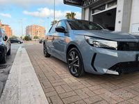 Usata Opel Corsa GS Line 101 CV (74 kW) 2024 Grigio Utilitaria
