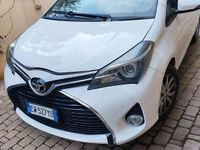 Begagnad Toyota Yaris 69 HK (50 kW) 2014 Vit Halvkombi