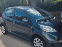 Usata Peugeot 107 68 CV (50 kW) 2011 Grigio Utilitaria