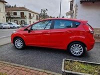 Usata Ford Fiesta Ghia 79 CV (58 kW) 2010 Rosso Utilitaria