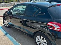 Usata Peugeot 208 68 CV (50 kW) 2014 Nero Utilitaria