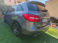 Usata Mercedes B180 Premium 122 CV (89 kW) 2012 Grigio Utilitaria