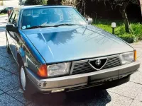 Usata Alfa Romeo 75 110 CV (80 kW) 1987 Bluazzurro Berlina