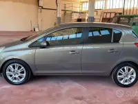 Usata Opel Corsa 85 CV (62 kW) 2014 Marrone Utilitaria