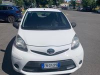 Usata Toyota Aygo 68 CV (50 kW) 2012 Bianco Utilitaria