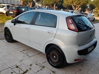 Usata Fiat Grande Punto 77 CV (56 kW) 2011 Bianco Utilitaria