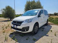 Begagnad Peugeot Partner Tepee Active 100 HK (73 kW) 2018 Vit Minibuss