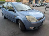 Begagnad Ford Fiesta Ghia 75 HK (55 kW) 2003 Blå Halvkombi