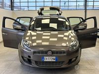 Usata Fiat Bravo 120 CV (88 kW) 2011 Marrone Utilitaria