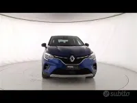 Usata Renault Captur Techno 145 CV (106 kW) 2023 Blu scuro SUV