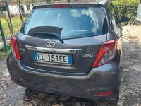 Usata Toyota Yaris Active 69 CV (50 kW) 2011 Grigio Berlina